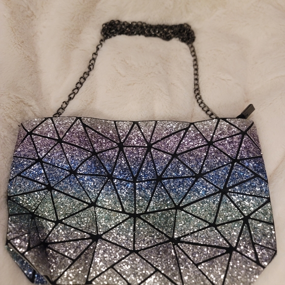 Geometric Lattice Luminous Purse - Picture 4 of 4